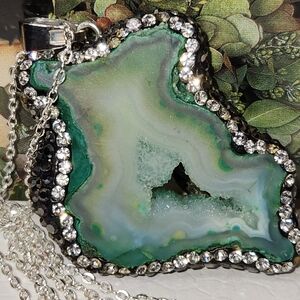 #2469,  RARE, IRRADIATED TABASCO GEODE NECKLACE & PENDAND, RHINESTONES, NATURAL